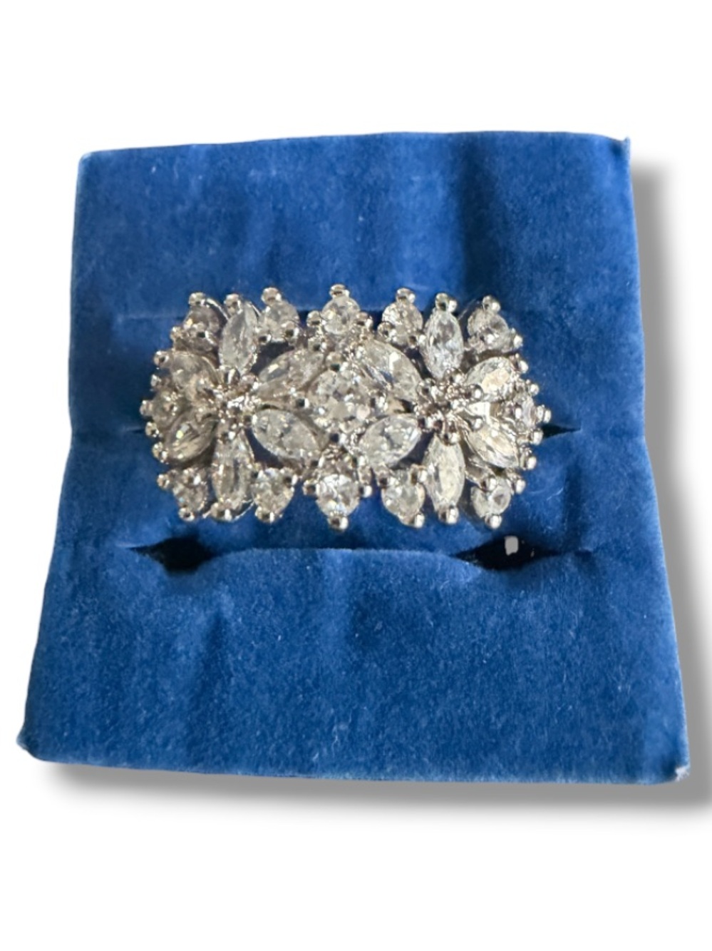 Avon Women’s Bejeweled Solitaire Silver Crystal Floral Cocktail Ring